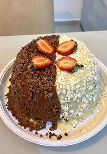 Bolo de Cenoura Vulcão